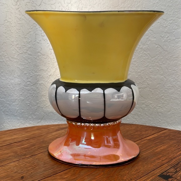 Maple Ware Japanese Vase - Picture 2 of 5